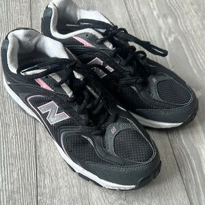 New Balance 530 Women's Black and Pink Running Shoes